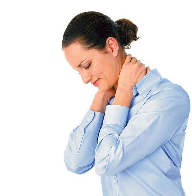 Dolores de cabeza en una mujer en el contexto de la osteocondrosis torácica
