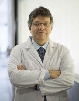 Médico Doctor de terapeuta Andri Santeugini Artusa